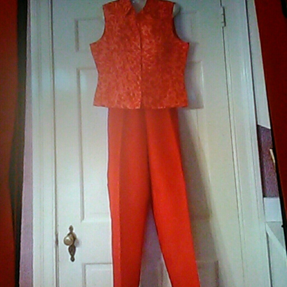 Ice pant suit